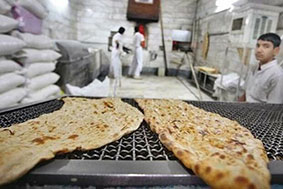 تشکیل 57 پرونده کم فروشی نانوایی های استان خوزستان
