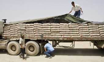 توزیع سیمان با قیمت مصوب توسط ۲۸ عامل در خوزستان